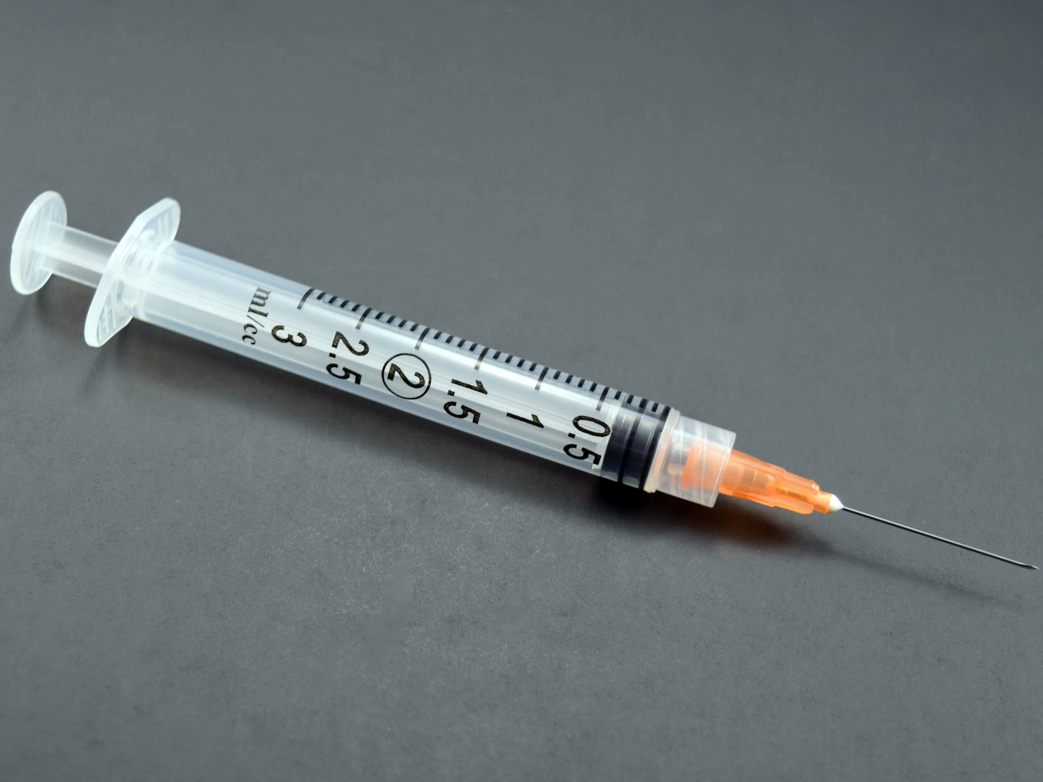Syringe 3cc with Hypodermic Needle ExelInt® 3 mL 25 Gauge 1 Inch Detachable Needle Without Safety (100/BX 10BX/CS) by Exel Corporation  ID 26111